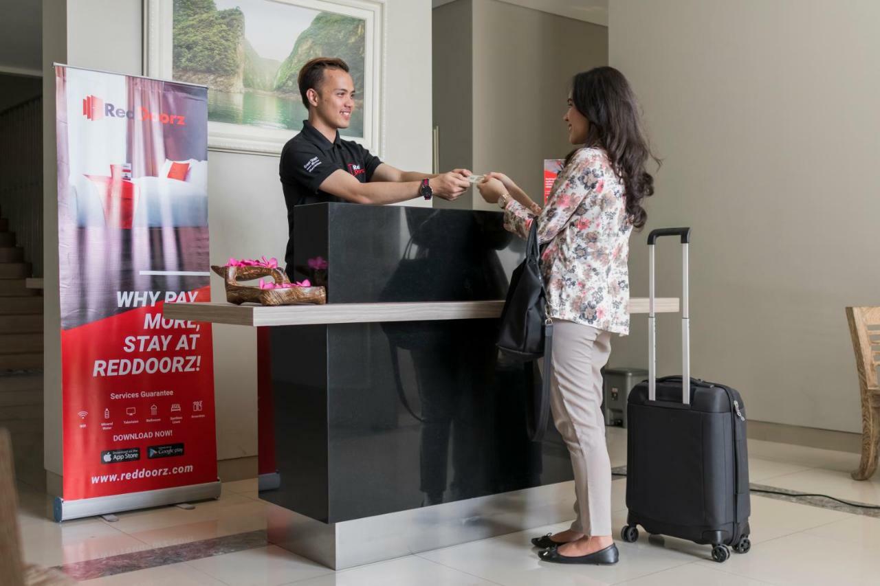 Reddoorz Plus Near Palembang Indah Mall エクステリア 写真